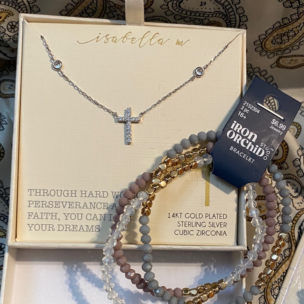Isabella M- Gold Plated Sterling Silver Cross Necklace & it comes with free gift - Picture 8 of 9